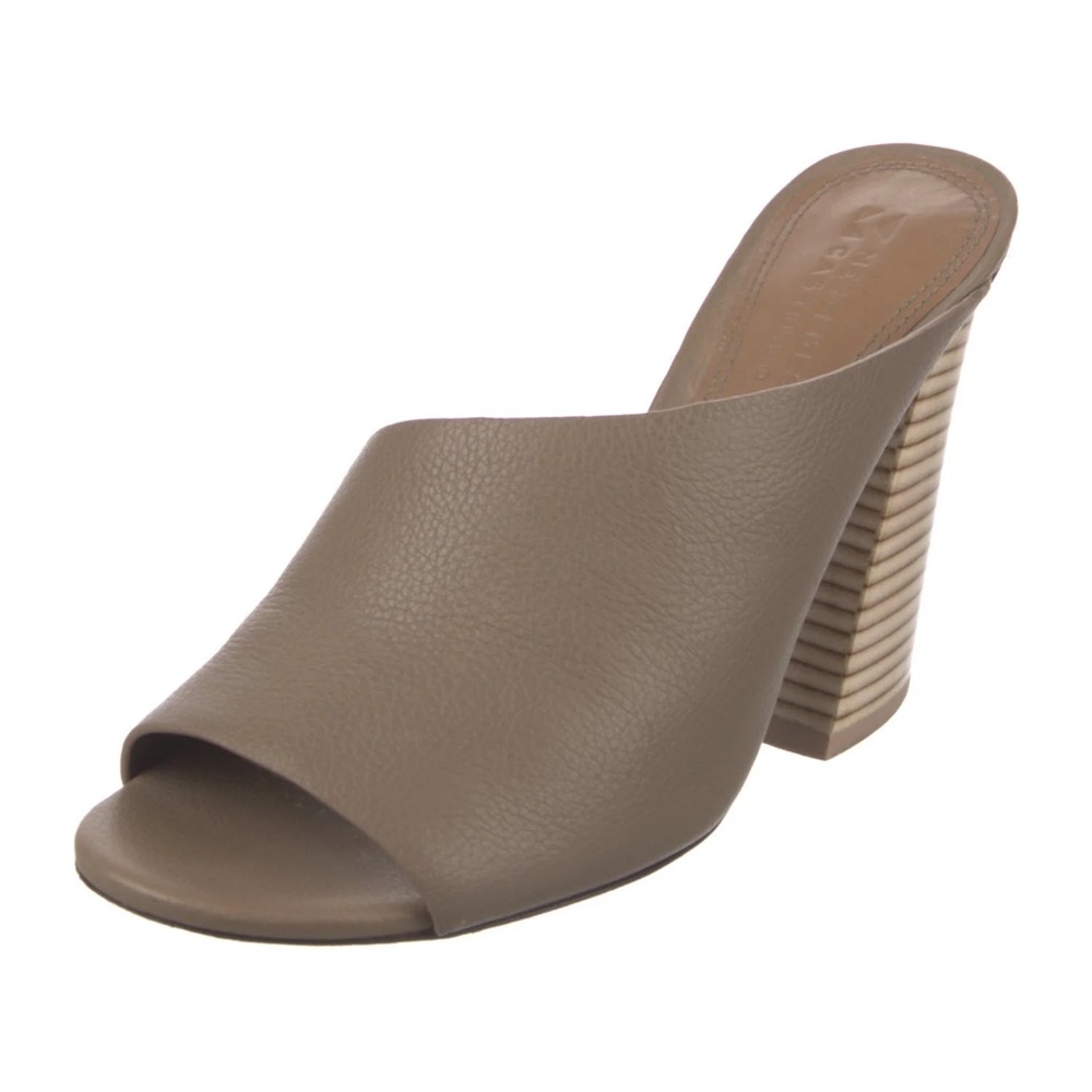 Mercedes Castillo Izar Women's Tan Heeled Mules